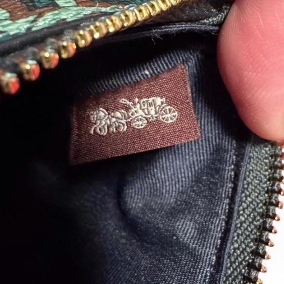 Coach Signature CM Leather Corner Zip Wristlet IMGRN NEW - Picture 7 of 7